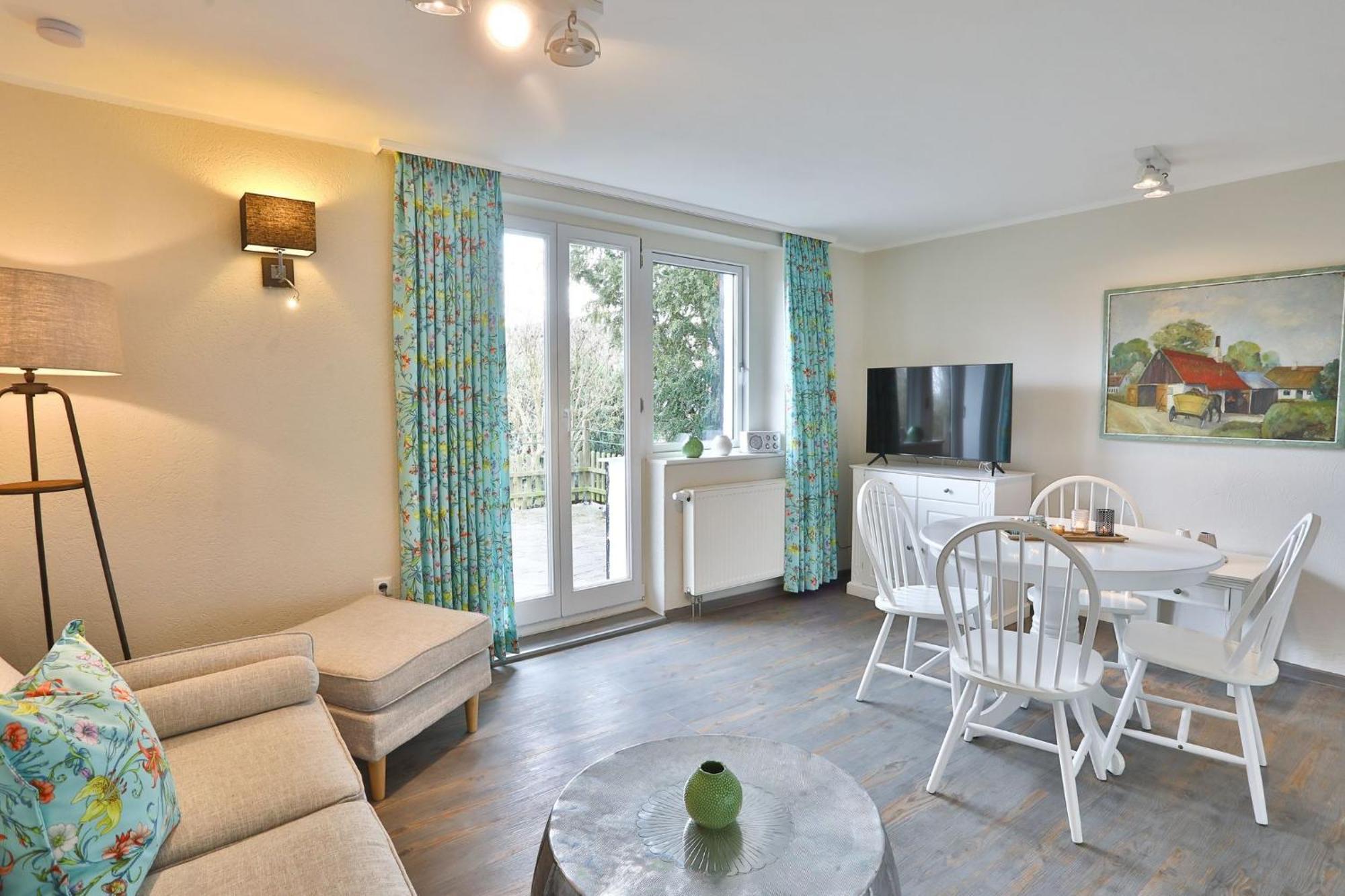 Ferienwohnung "Zur Rebe" Миддельхаген Экстерьер фото