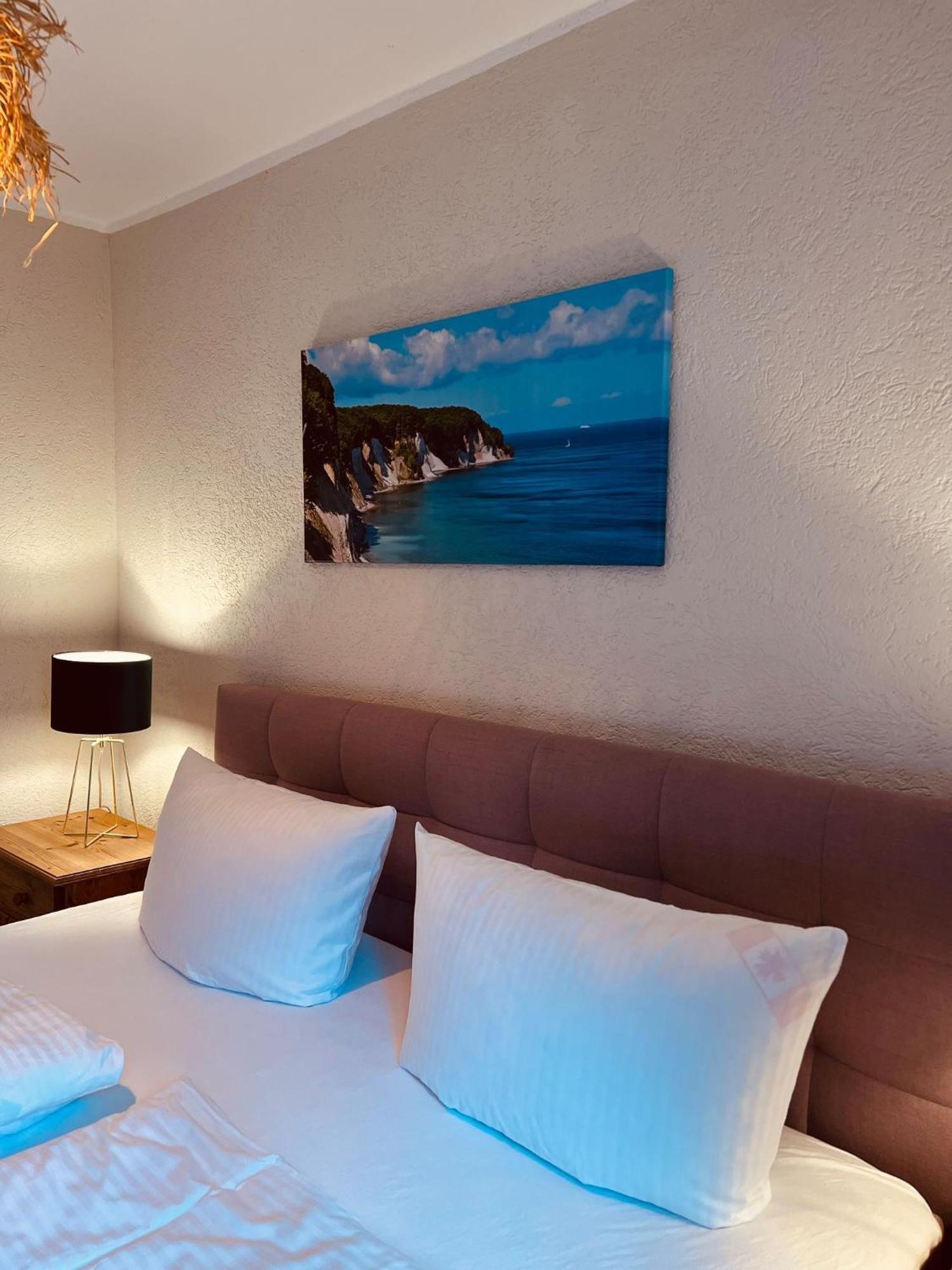 Ferienwohnung "Zur Rebe" Миддельхаген Экстерьер фото